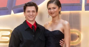 Tom Holland e Zendaya posam juntos durante o tour de divulgação de Homem-Aranha: Um Novo Dia em Madri