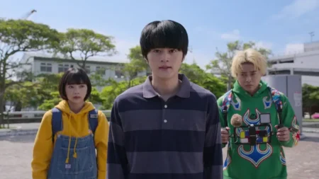 Cena da série Viral Hit adaptação live action do webtoon para Netflix com personagens em confronto