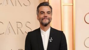 Wagner Moura em foto promocional; ator negocia papel de vilão na prequela de Onze Homens e um Segredo