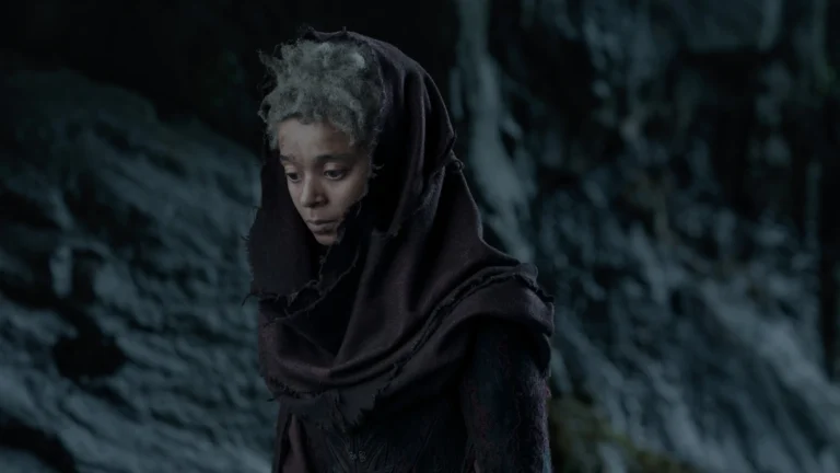 Rhaena Targaryen montada no dragão Sheepstealer em cena de A Casa do Dragão