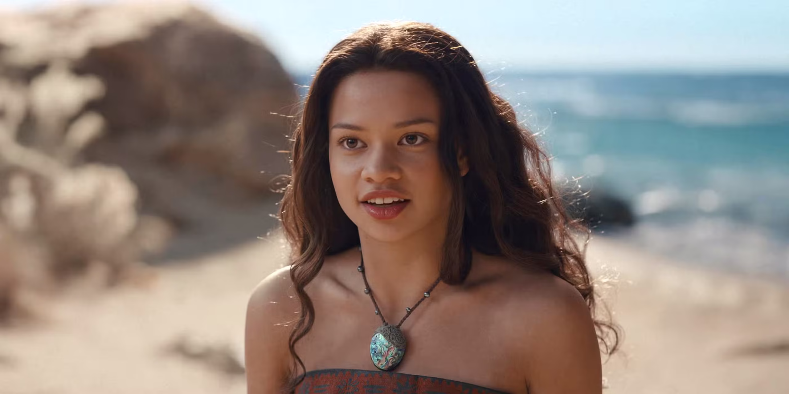 Catherine Lagaʻaia como Moana no filme live-action da Disney