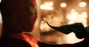 Tom Holland explica por que Homem-Aranha: um Novo Dia é diferente dos filmes anteriores Tom Holland como Peter Parker em Homem-Aranha: Um Novo Dia