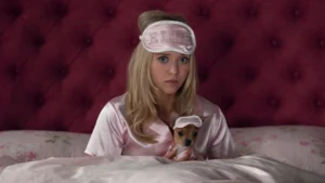 Lexi Minetree como Elle Woods na série prequel de Legalmente Loira