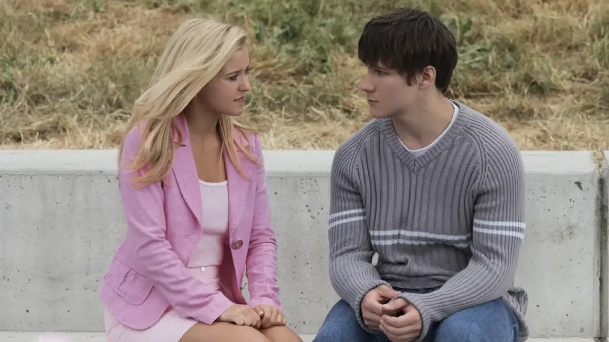 Elle Woods em cena de desenvolvimento pessoal da série Prime Video