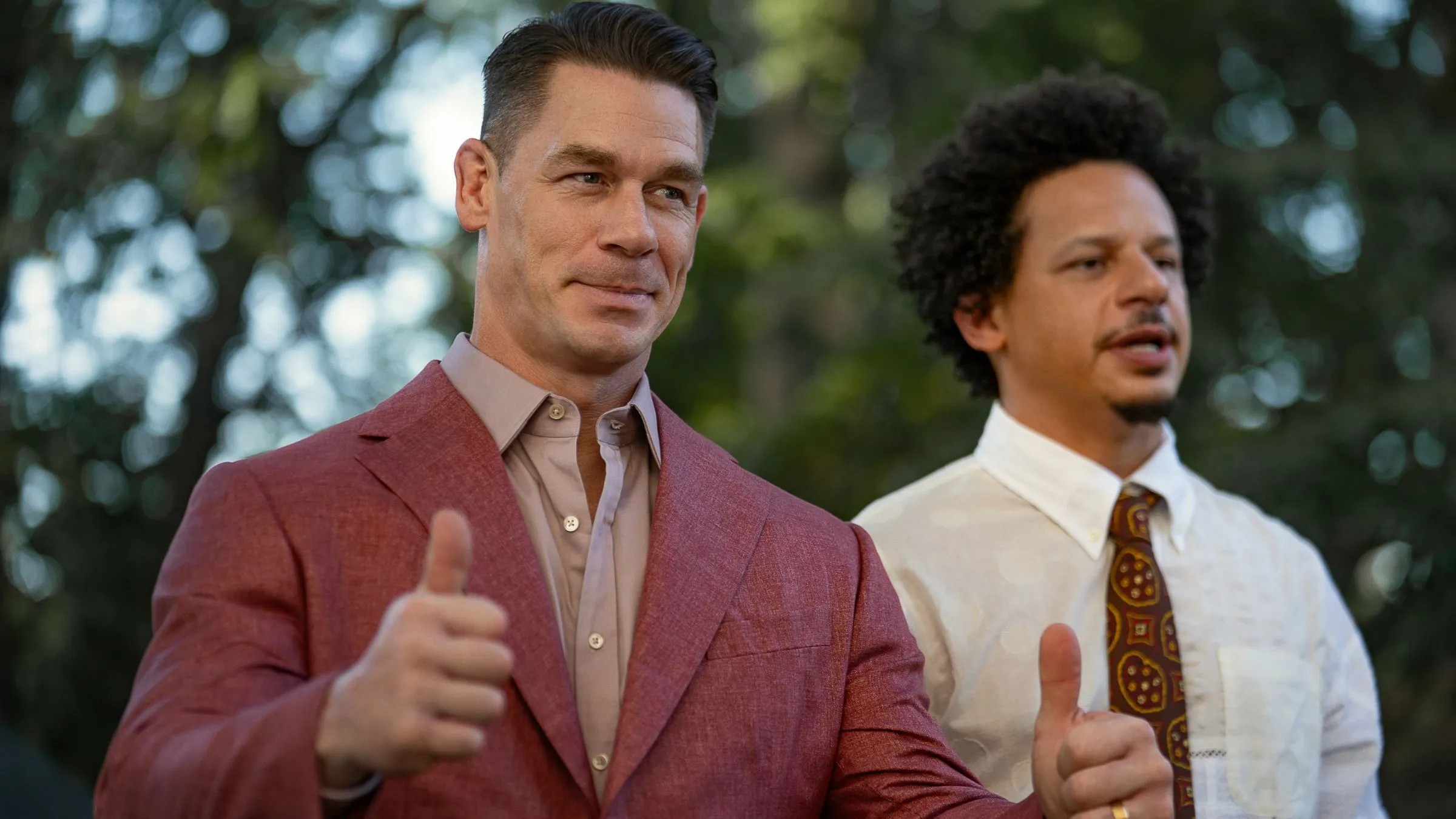 John Cena e Eric André em cena de Little Brother