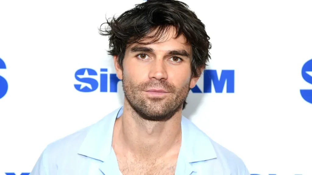 Colin Woodell como Myron Bolitar, agente esportivo em série de suspense