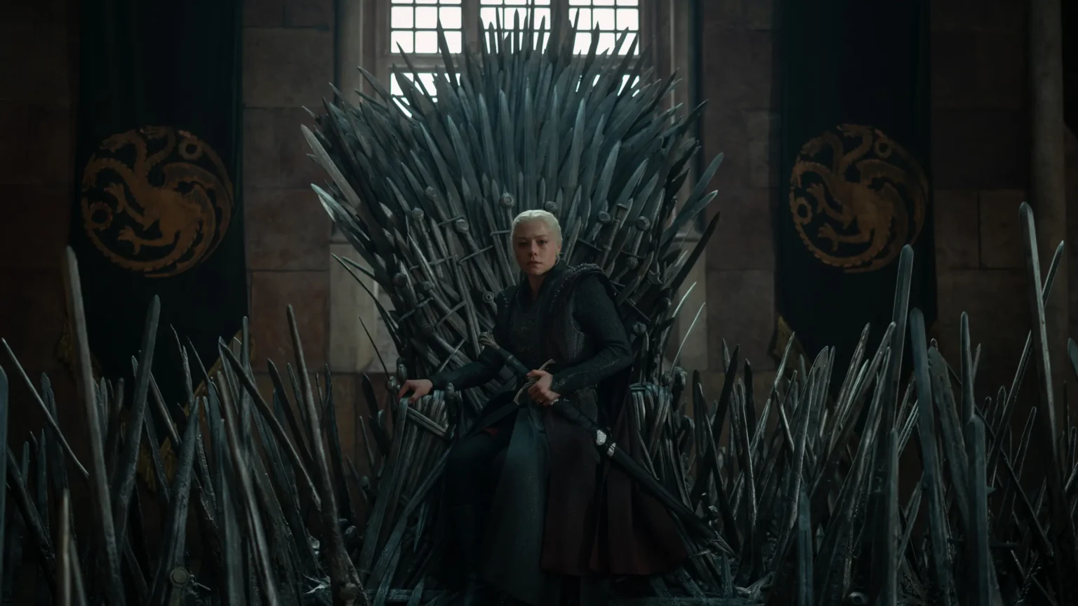 Por que Daemon exigiu que Rhaenyra matasse Otto Hightower em A Casa do Dragão Rhaenyra Targaryen (Emma D'Arcy) em A Casa do Dragão temporada 3