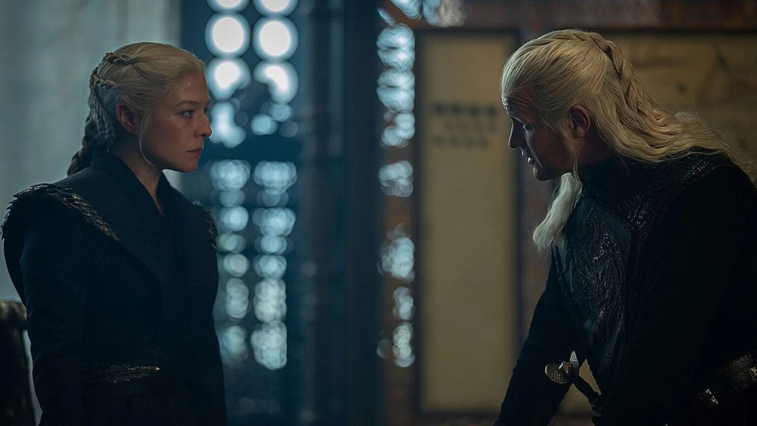 Que horas estreia o episódio 5 da 3ª temporada de A Casa do Dragão? Cena de A Casa do Dragão 3ª temporada episódio 5 com personagens Targaryen