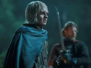 Tom Glynn-Carney como Aegon Targaryen em A Casa do Dragão ep 7