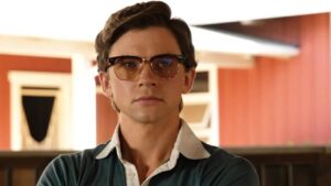 Igby Rigney interpretando jovem Bret Easton Ellis em Estilhaços