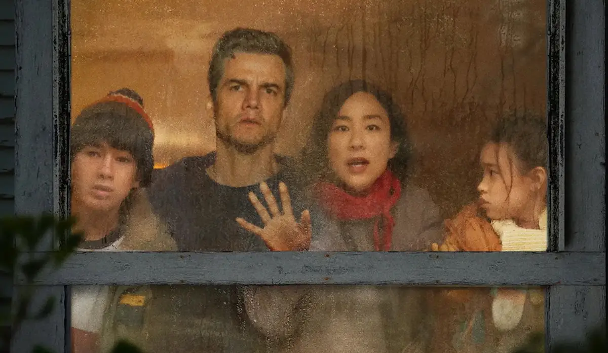 Família confinada dentro da casa em A Última Casa Netflix