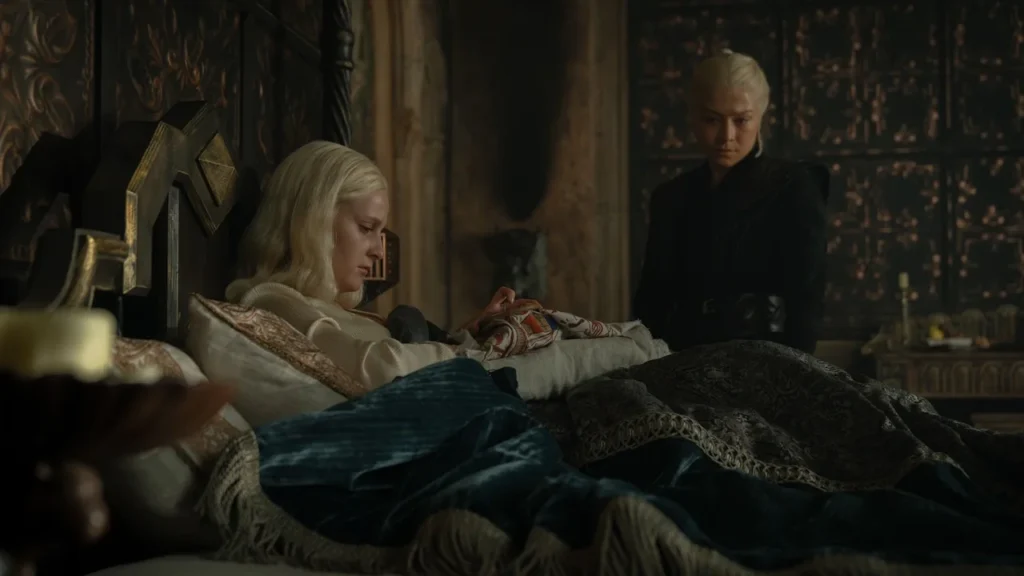 A Casa do Dragão: Atriz revela por que via esperança, não desespero, na morte de Helaena episódio 8 da 3ª temporada Phia Saban e Emma D'Arcy em cena de confronto de A Casa do Dragão