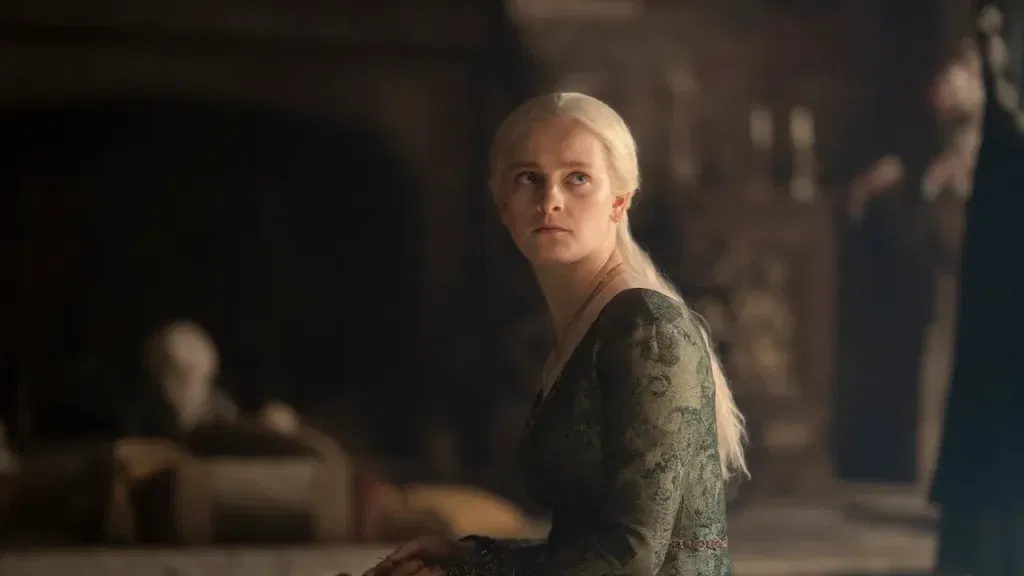 Helaena Targaryen bordando tapeçaria A Casa do Dragão temporada 3