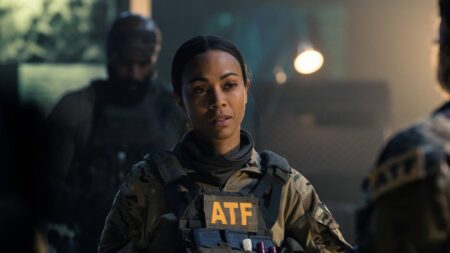 Zoe Saldaña como Joe em Operação Lioness 3ª temporada no Paramount+