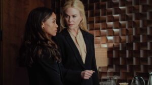Nicole Kidman e Zoe Saldaña em cena de espionagem e drama