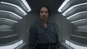 Bernard conversa com Juliette e Gloria em Silo temporada 3