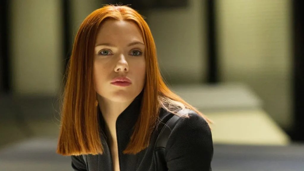 Vídeo do set de Batman: Parte II pode mostrar Scarlett Johansson? Entenda Mulher loira no banco do passageiro do Batmóvel em vídeo do set