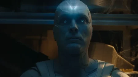 Paul Bettany como Visão forma branca VisionQuest Disney+ 2026