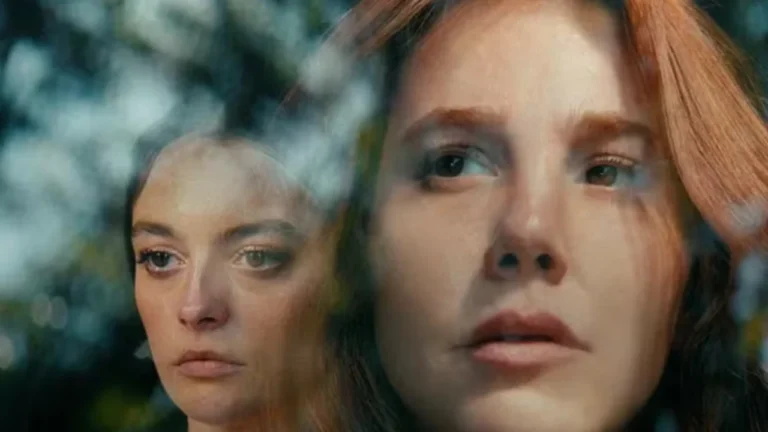 Elçin Sangu como Funda em Conheço Você, série original Netflix