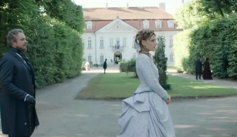 Sandra Drzymalska como Izabela Łęcka em cena final de A Boneca