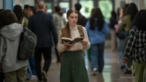 Howell como Carrie White na série Prime Video de Mike Flanagan