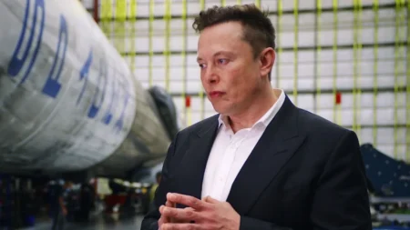 Elon Musk documentário Musk Alex Gibney estreia cinemas outubro 2026
