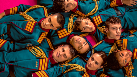 Cena de Escola Minerva, série militar italiana original da Netflix