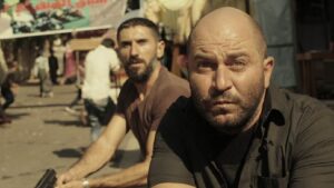 Fauda temporada 5 é boa? Veja se vale a pena assistir na Netflix Doron Kabilio em cena de ação da 5ª temporada de Fauda na Netflix