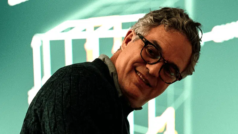 Mark Ruffalo caracterizado como Bruce Banner/Hulk