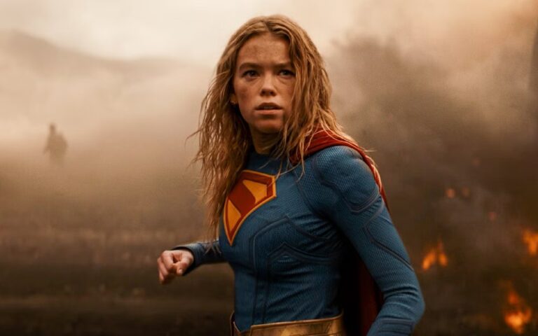 Milly Alcock como Supergirl em cena do filme lançado na Max