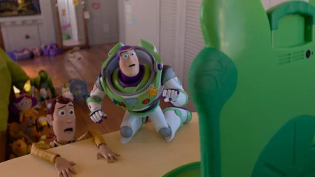 Woody e Buzz Lightyear enfrentam Lilypad em Toy Story 5
