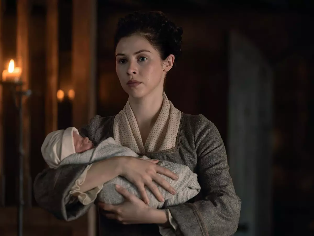 Atores do elenco de Outlander: Blood of My Blood em cena da segunda temporada