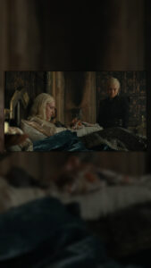 Helaena Targaryen em sonho com égua cinzenta no Red Keep